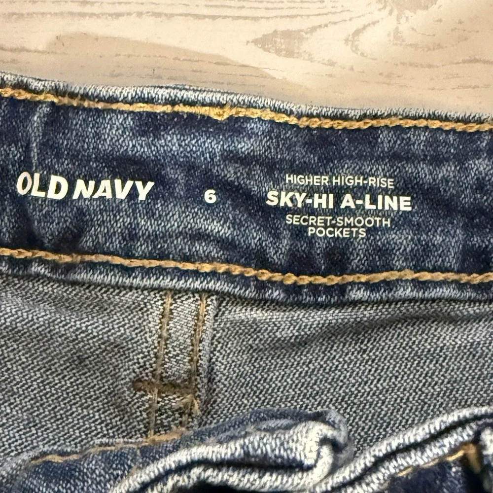 Old Navy Sky Hi A Line Jean Shorts Sz 6 Raw Hem Button Fly 2 Pair Lot Denim Blue - Picture 11 of 15
